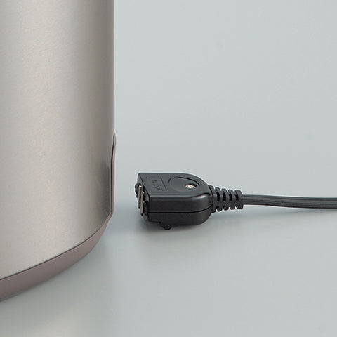 Removable magnetic power cord