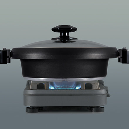 Deep pan can be used directly on the stovetop burner
