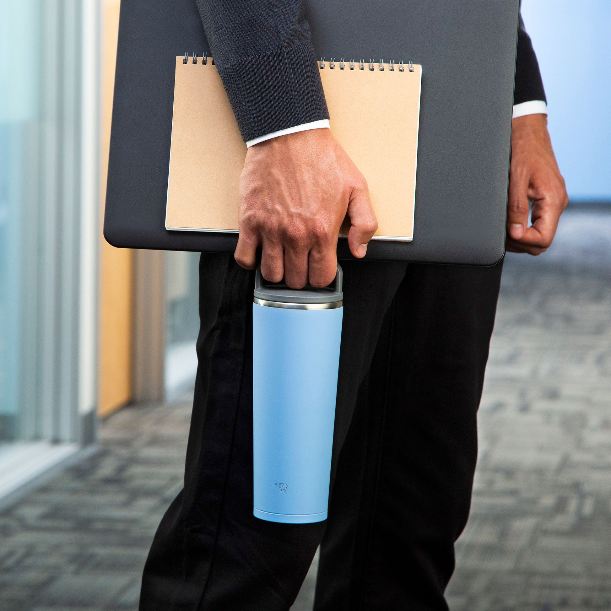 Handle is designed for a convenient carry
