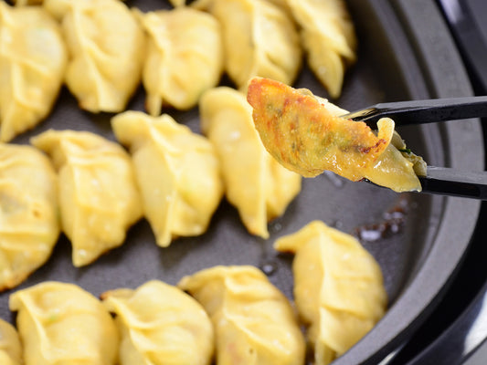 Foreign Foods in Japan –<br><i>Gyoza</i>!
