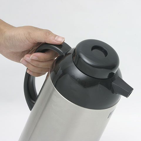 Durable and sturdy handle for easy serving