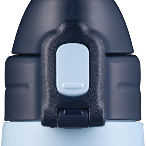 Safety lock (clip-type) prevents the lid from opening accidentally